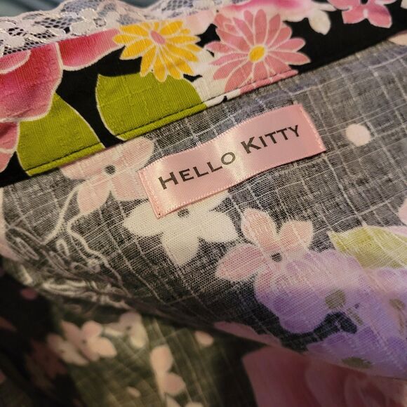 Hello Kitty Top Shorts Outfit Size Small Black Lace Rose Halloween Gyaru Cosplay - Picture 4 of 15